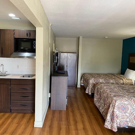 Stratford House Inn And Suites Темпл Экстерьер фото